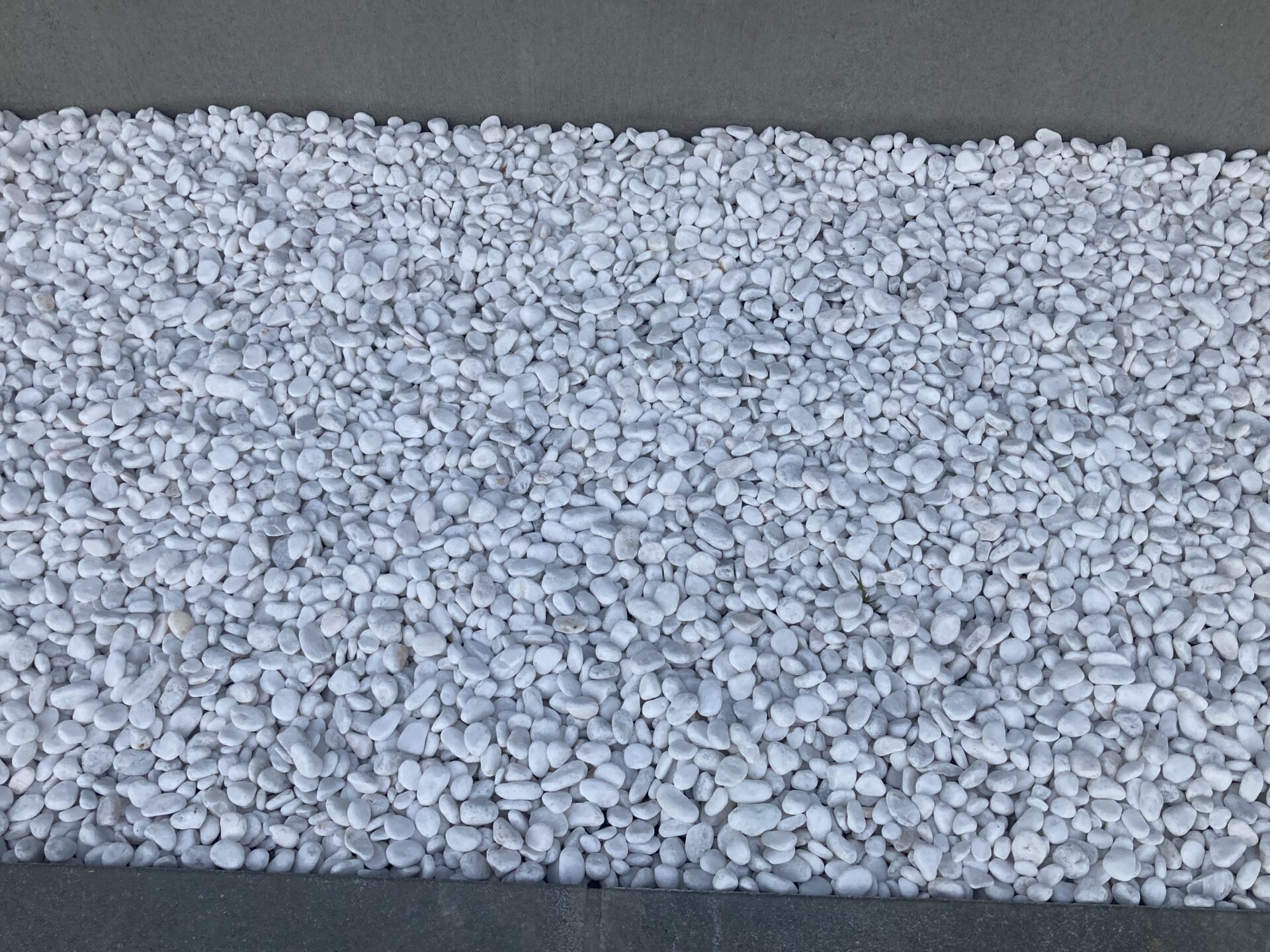 栗山町　白玉石砂利